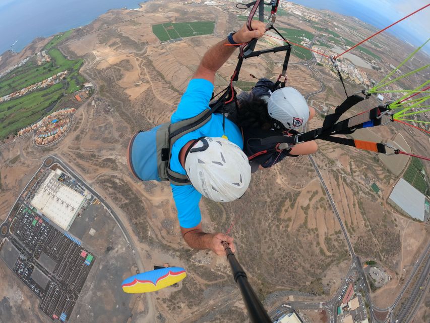 Tenerife: Paragliding with National Champion Paraglider - The coast, the landing, and the finish