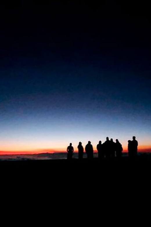 Tenerife: Sunset Night Tour and Stargazing at Teide + Dinner - Guides, languages, and group atmosphere