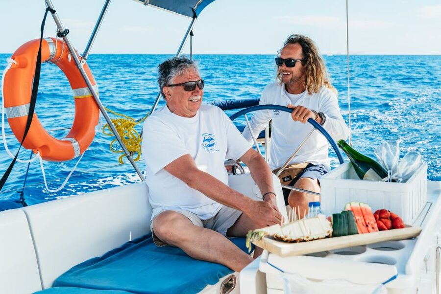 Tenerife: Whale & Dolphin Watching with Drinks and Snacks - Food, Drinks, and the Three-Hour Pace