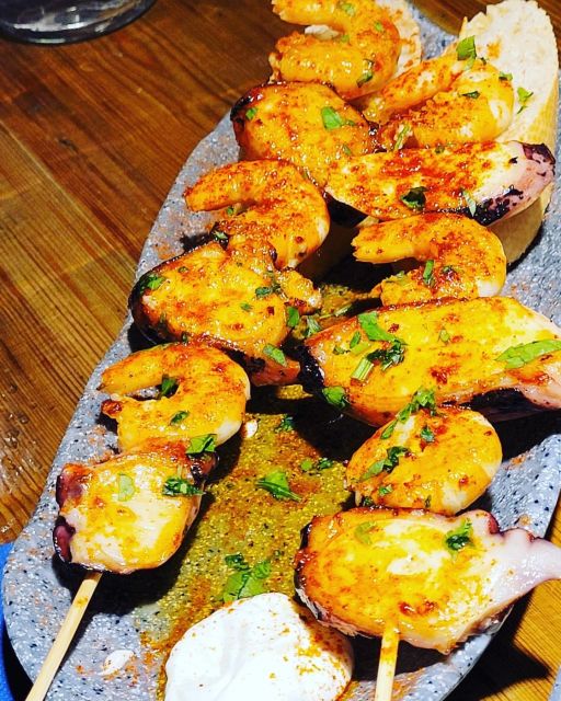 The Original Bilbao Food Tour with Wine Pairings - Learning how to order pintxos on your own