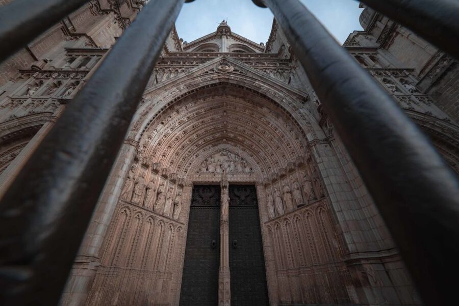 Toledo: Cathedral Tour with a Local Guide - Gothic Arches, Vaults, and Stained Glass