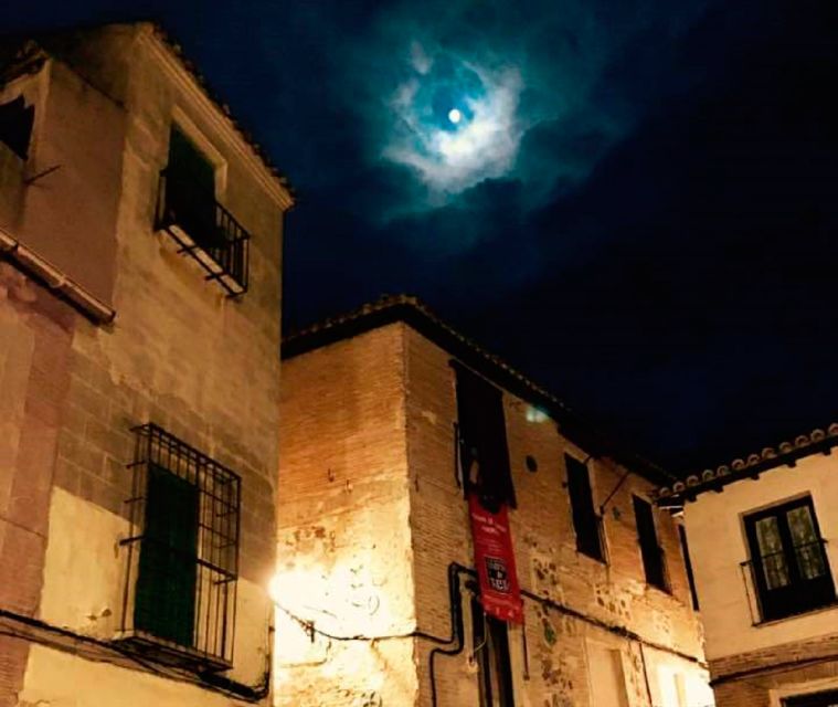 Toledo: Mysteries and Secrets Tour in Spanish - Street stories about magic, witchcraft, and strange events