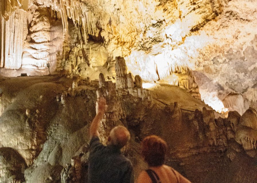 Torremolinos/Benalmadena: Nerja Caves Tour with Frigiliana - Nerja and the Balcony of Europe