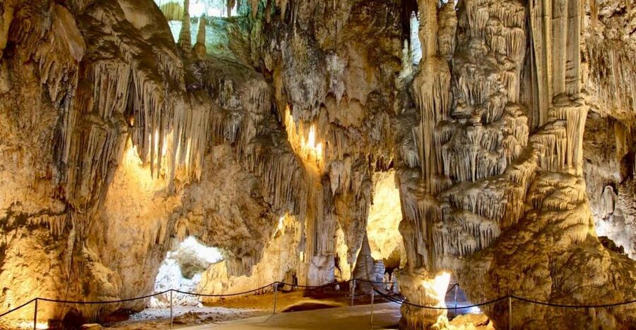 Torremolinos/Benalmadena: Nerja Caves Tour with Frigiliana - The ride east from Torremolinos or Benalmádena