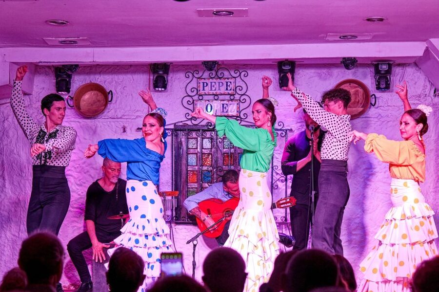 Torremolinos: Flamenco Show with Drinks - Entering a 1965 flamenco taberna