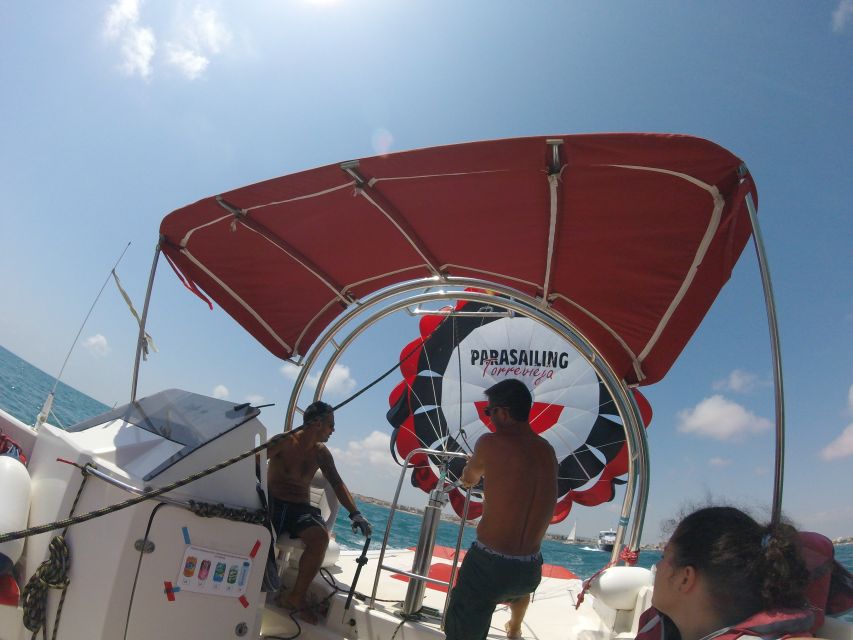 Torrevieja: parasailing experience - Leaving from Reial Club Nàutic Torrevieja