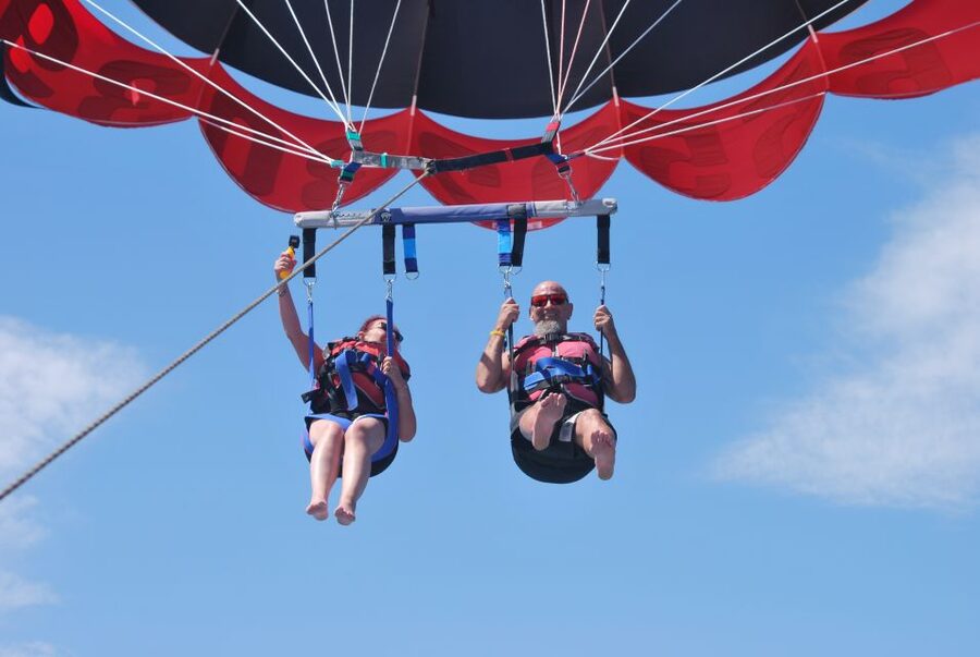 Torrevieja: parasailing experience - The crew makes the biggest difference