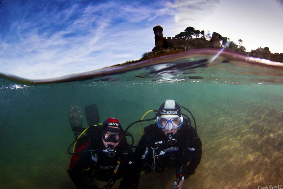 Tossa de Mar: PADI Discovery Scuba Diving in Costa Brava - The short van ride to Mar Menuda Beach