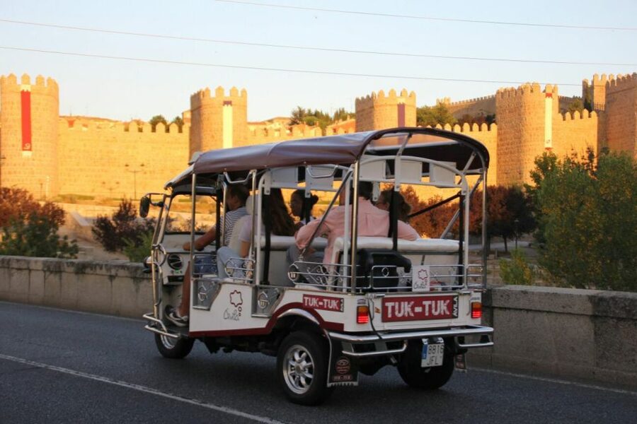 Tour Guiado En Tuk Tuk Recorre Avila De La Forma Mas Comoda - Key points to know before booking