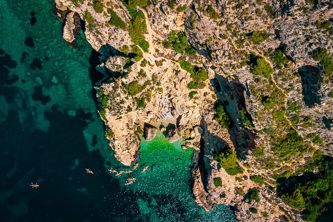 Uncharted Marine Reserve Cave, Snorkel & Cliff Jumping Kayak Tour - The guides make the difference