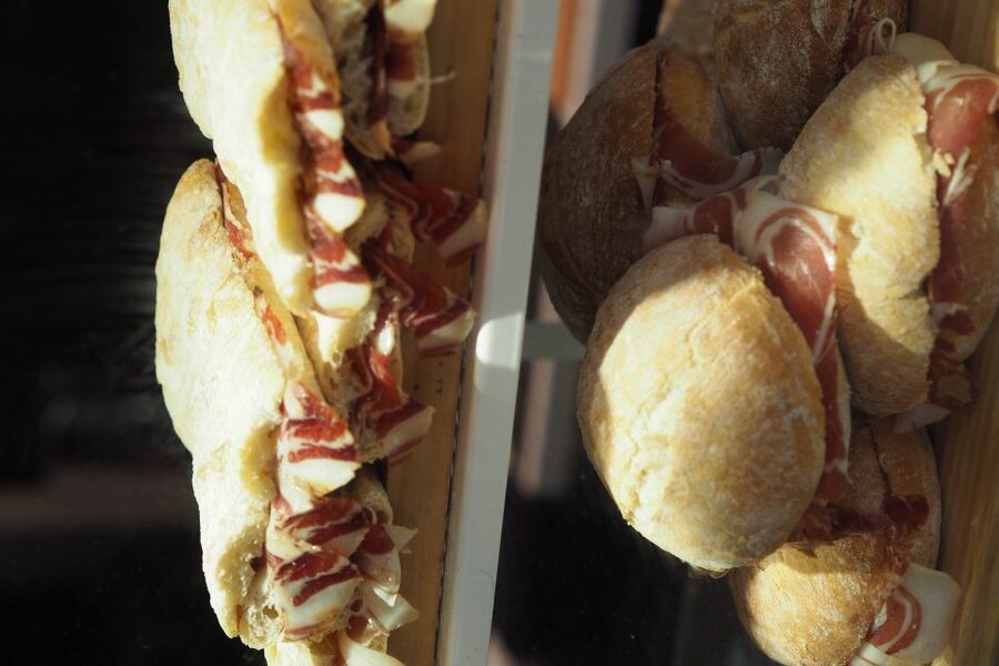 Valencia: Morning Food Tour with Central Market Visit - Meeting near Plaça del Col·legi del Patriarca
