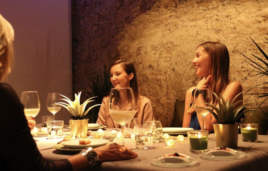 Valencia: Old Town Tour, Wine & Tapas in an 11th c. Monument - Key points at a glance