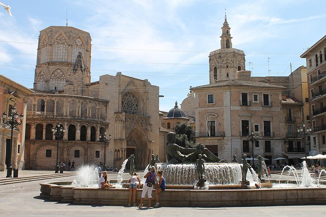 Valencia Old Town Tour with Wine & Tapas in 11th Century Historic Monument - La Lonja and Valencia’s silk-trade past