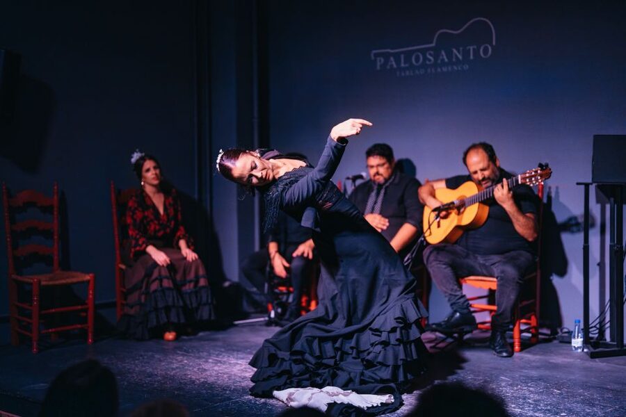 Valencia: Palosanto Flamenco Show Ticket - Timing, seating, and the short break
