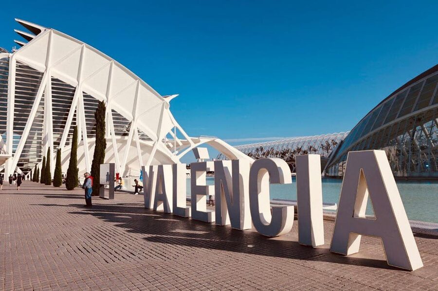 Valencia: Top 25 Highlights Guided Bike Tour - Why a bike is the right way to see Valencia