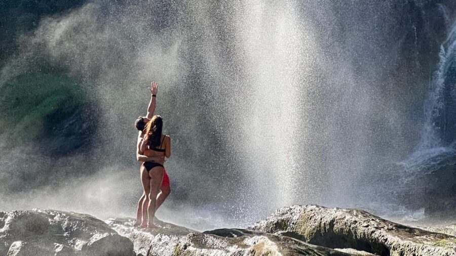 Valencia: Waterfalls and Thermal Springs Tour with Swimming - Group size, guide style, and the human touch