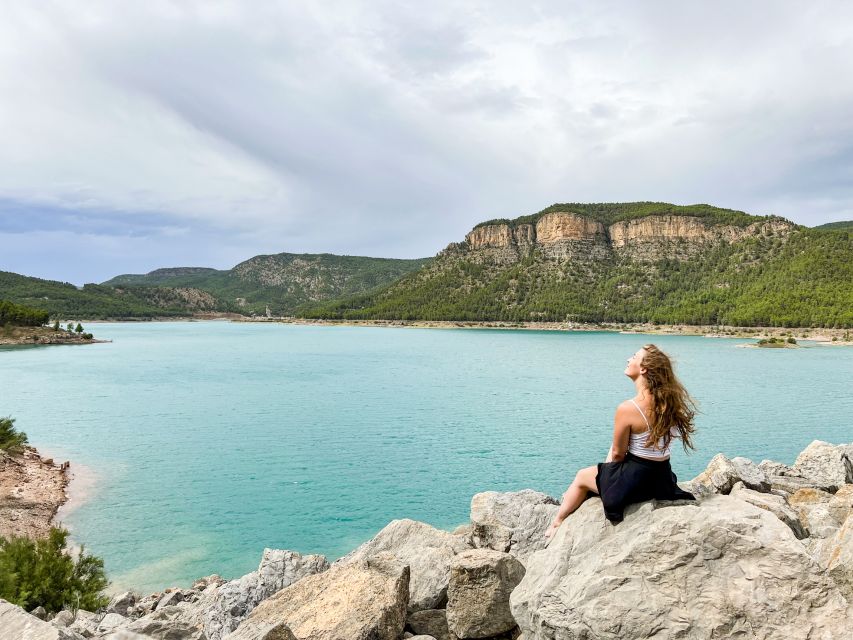 Valencia: Waterfalls and Thermal Springs Tour with Swimming - The Bridal Veil waterfall and its mountain setting