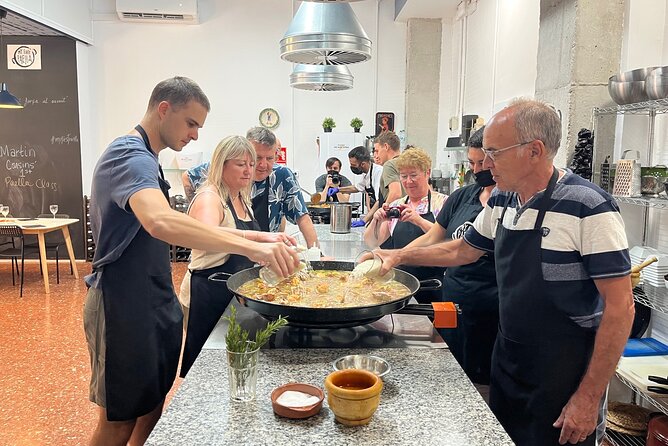Valencian paella cooking class, tapas and visit to Ruzafa market. - A full Valencian lunch at the table