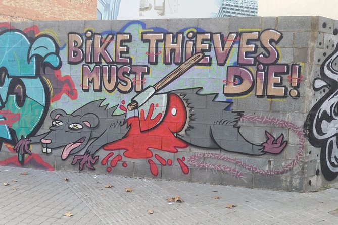 Visite insolite de Barcelone à vélo (en français) - Poblenou, from Catalan Manchester to changing neighborhood