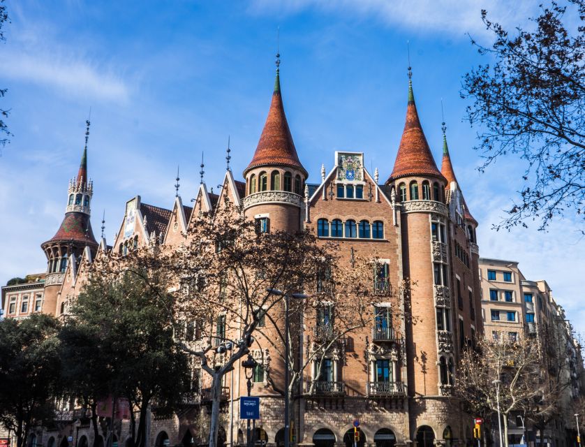 Welcome to Barcelona: Private Tour with a Local - Why a private welcome helps in Barcelona