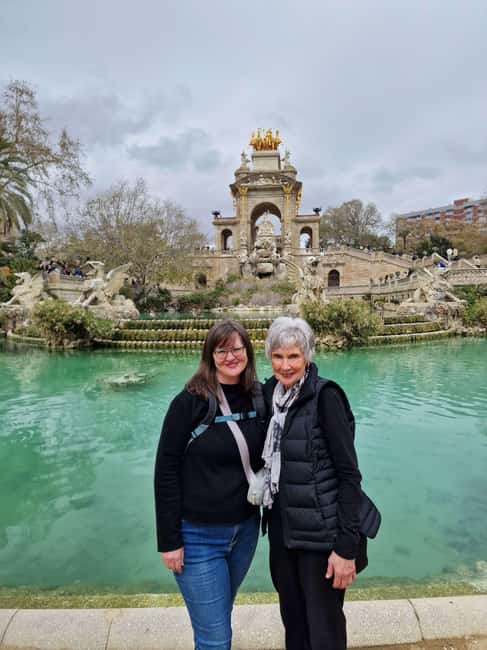 Welcome to Barcelona: Private Tour with a Local - Meeting your guide near your accommodation