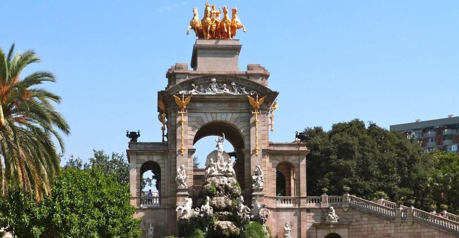 Welcome to Barcelona: Private Tour with a Local - Building a useful first-day route