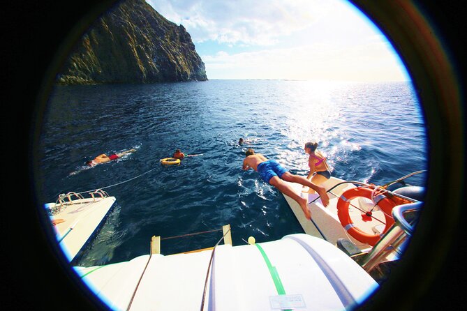 Whale Watching and Listening Eco Catamaran Tour with Food Tasting - Leaving Puerto Colón at 10:30 a.m.