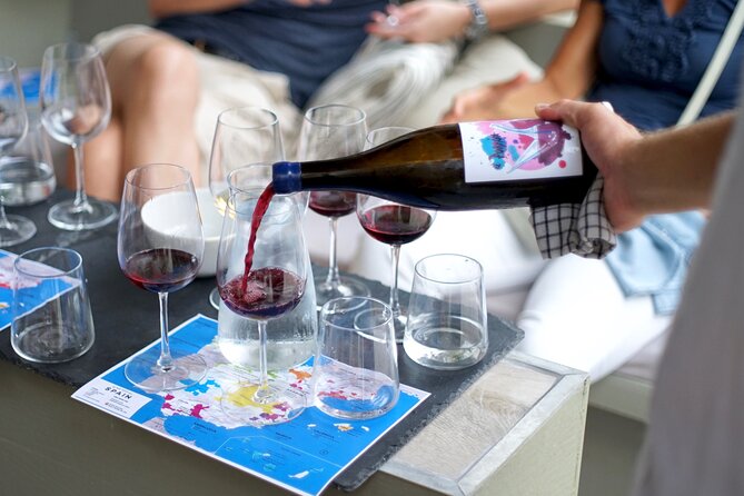 Wine Tasting Experience with a Professional Sommelier in Valencia City Center - Tapas and Petit Fours: Pleasant Extras, Modest Portions